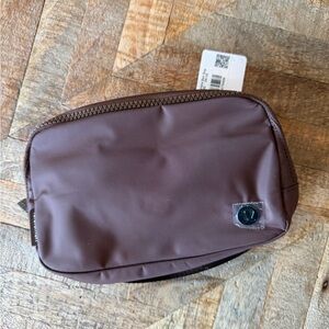 Lululemon Everywhere Belt Bag - Java
